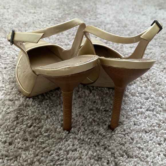 Via Spiga Closed Toe Heels - Picture 4 of 6